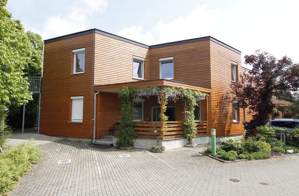 Greencity Boardinghouse ไฟรบวร์กอิมไบรส์เกา ภายนอก รูปภาพ
